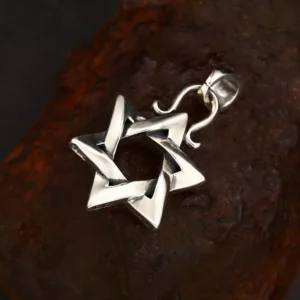 Tilted detail view twisted interlocked hexagram Star of David 925 sterling silver pendant without chain