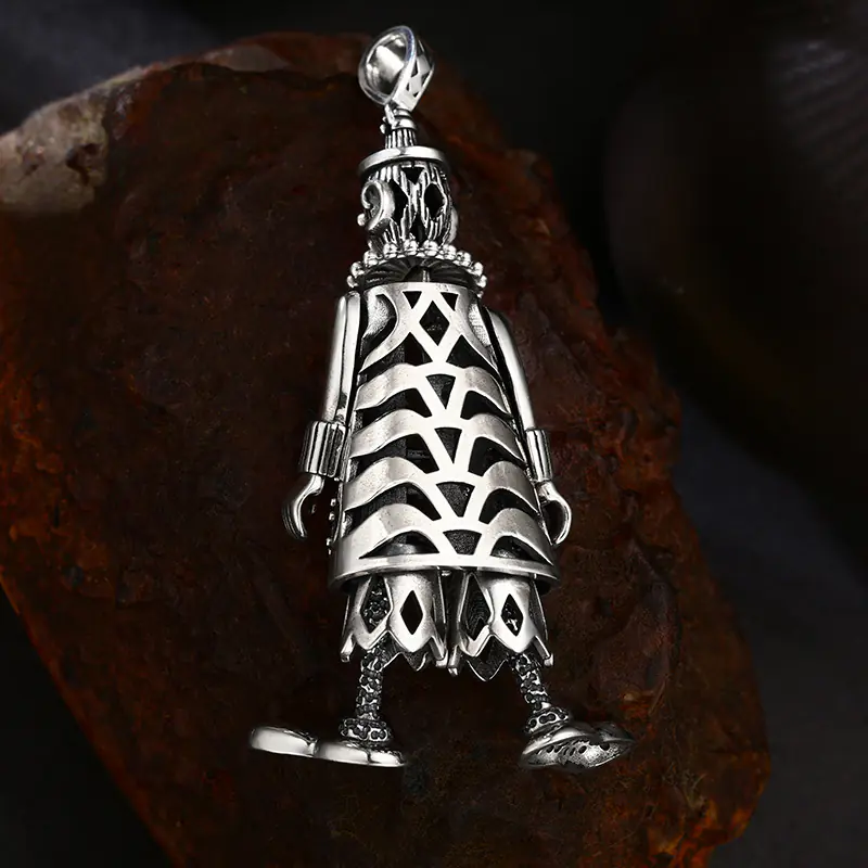 3-back-hollow-closeup-clown-doll-925-sterling-silver-pendant.jpg Back hollow close up of movable clown doll 925 sterling silver pendant
